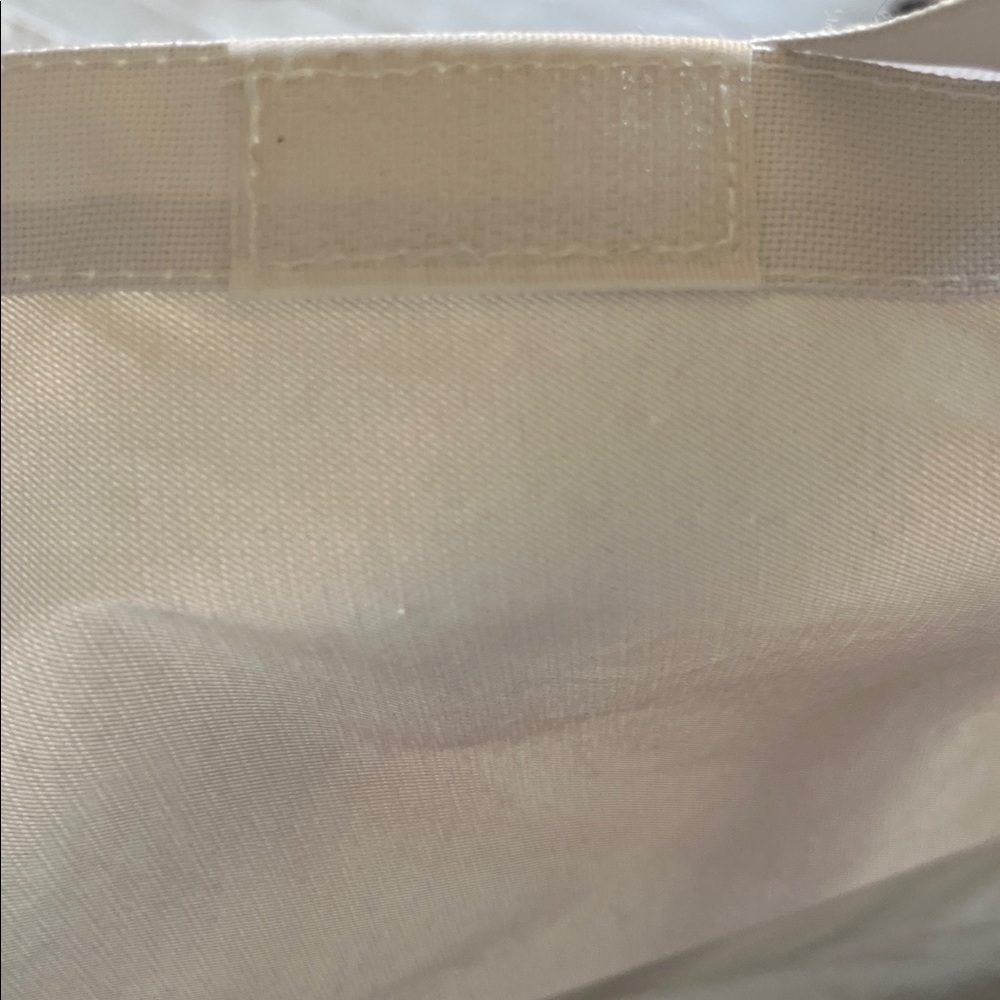 I Love LV White Canvas Tote Bag with Red Heart - Picture 8 of 10